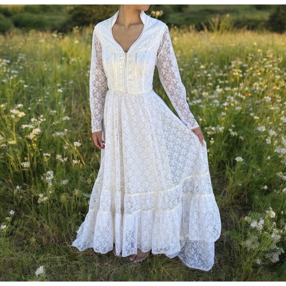 Vintage 70s Gunne Sax Romantic Renaissance Bridal Maxi Ivory Lace Dress Size 3
